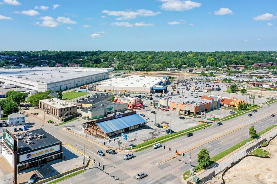 More Photos Of 7405-7407 Dodge St, Omaha Unknown For Lease