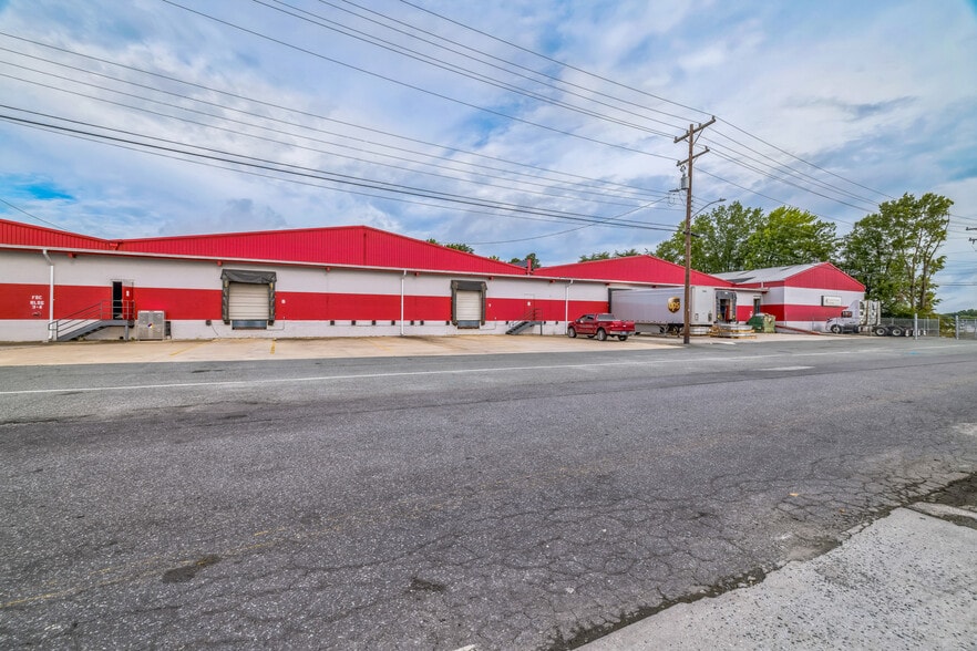 More Photos Of 801 Warehouse St, Greensboro Warehouse For Sale