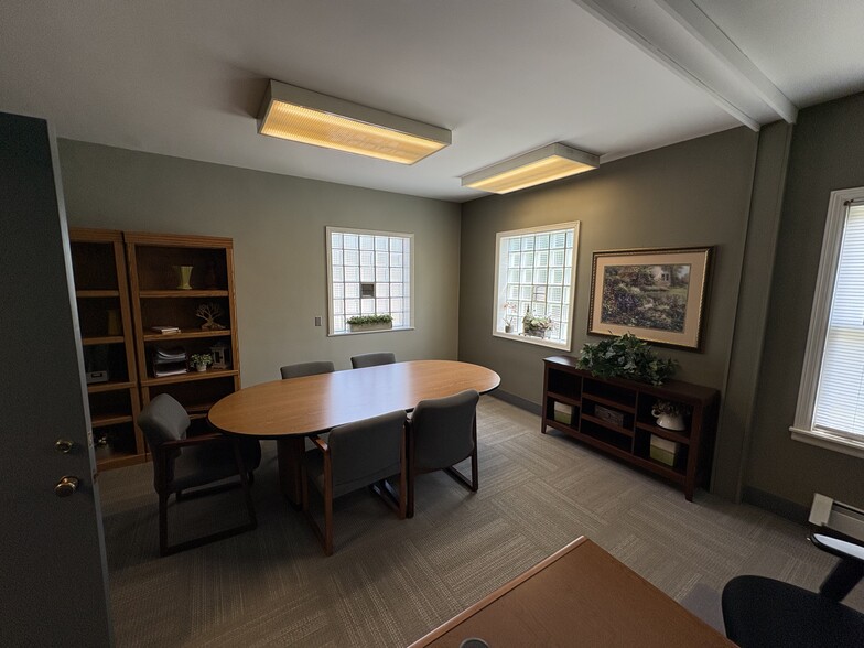 More Photos Of 411 W Division St, Manteno Flex For Sale