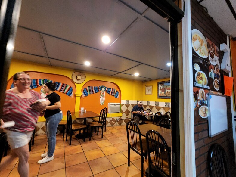 More Photos Of 1221 N Grady St, Altus Restaurant For Sale