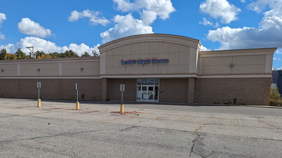Primary Photo Of 338 Amherst St, Nashua Sports And Entertainment For Lease