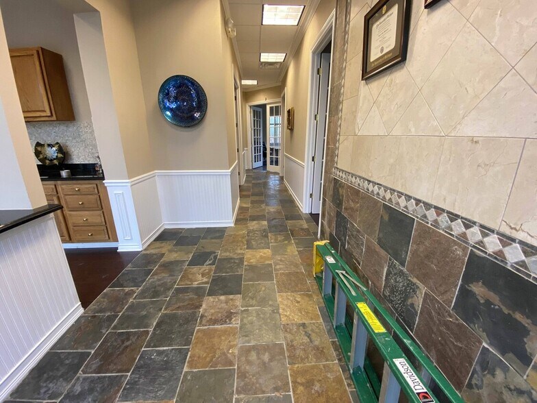 More Photos Of 42500 Eleven Mile Rd, Novi Medical For Lease