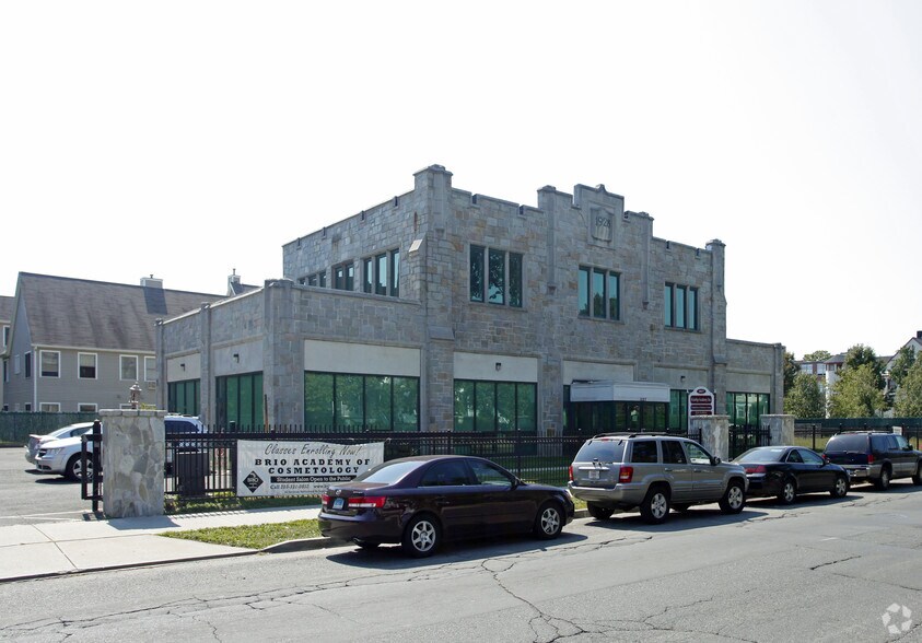 More Photos Of 1027 Fairfield Ave, Bridgeport Office For Sale
