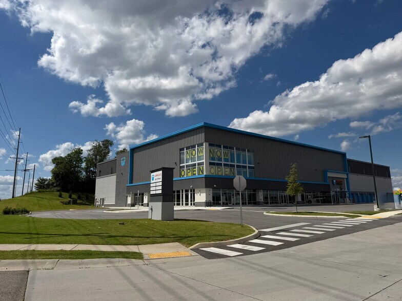 More Photos Of 1136 Middlesettlements Dr, Alcoa Self Storage For Sale