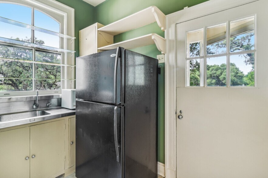 More Photos Of 7735 Mocking Bird Ln, San Antonio Lodge Meeting Hall For Sale