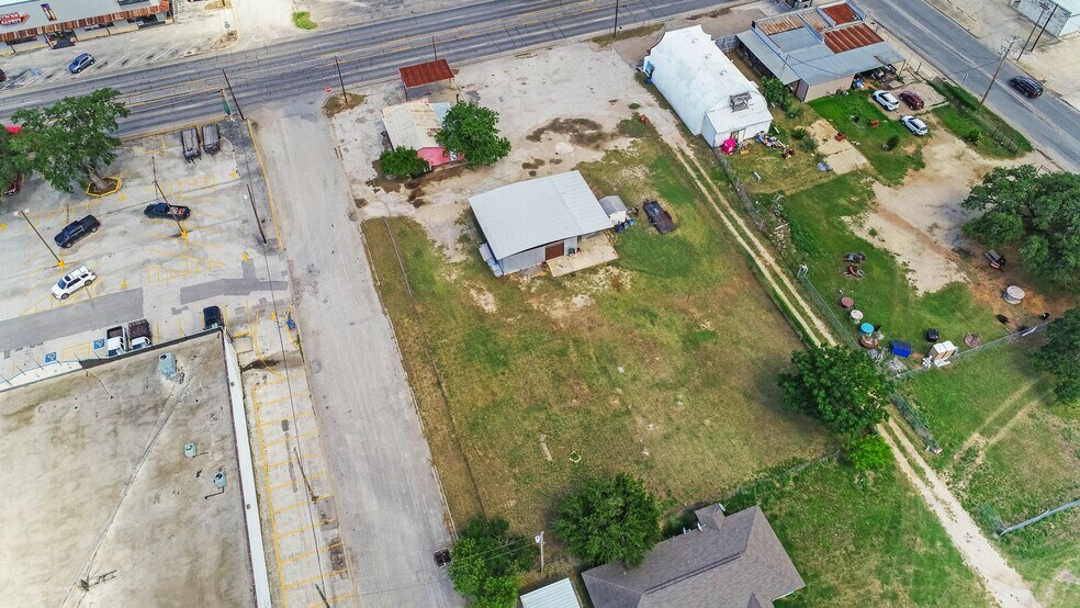 More Photos Of 1421 2nd St, Pleasanton Auto Repair For Sale