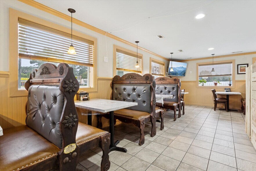 More Photos Of 1370 S Military Hwy, Chesapeake Restaurant For Sale