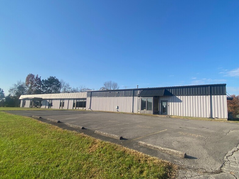 More Photos Of 1055 Ridgecrest Dr, Millersville Industrial For Sale