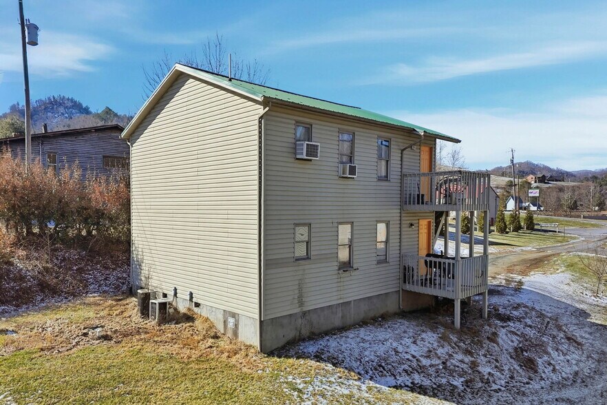 More Photos Of 8703 Highway 19 E, Roan Mountain Apartments For Sale