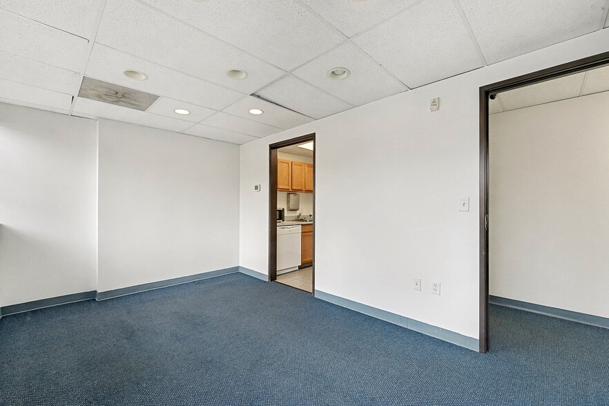 More Photos Of 6909 S Holly Cir, Centennial Office For Sale