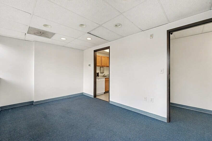 More Photos Of 6909 S Holly Cir, Centennial Office For Sale