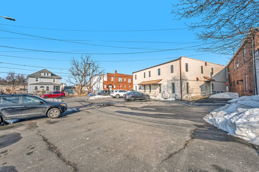 More Photos Of 102-104 S Main St, Manville Office Residential For Lease