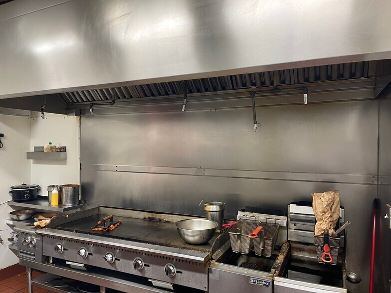 More Photos Of 962-966 S Santa Fe Ave, Vista General Retail For Lease