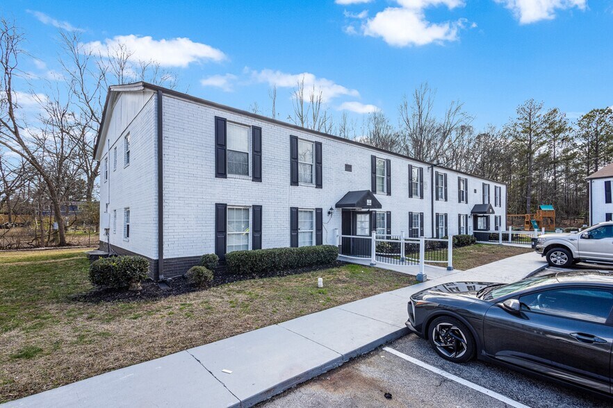 More Photos Of 1204-1216 Lakeview Dr NW, Conyers Apartments For Sale