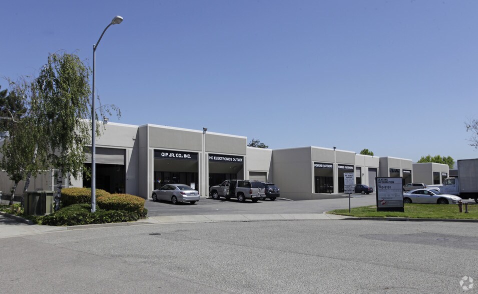 More Photos Of 28970 Hopkins St, Hayward Warehouse For Lease