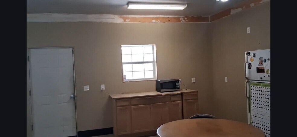 More Photos Of 8719 Pearson Rd, Ore City Warehouse For Sale