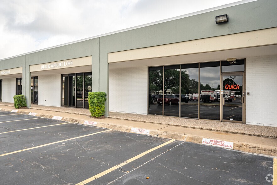 More Photos Of 9000 Southwest Fwy, Houston Unknown For Lease