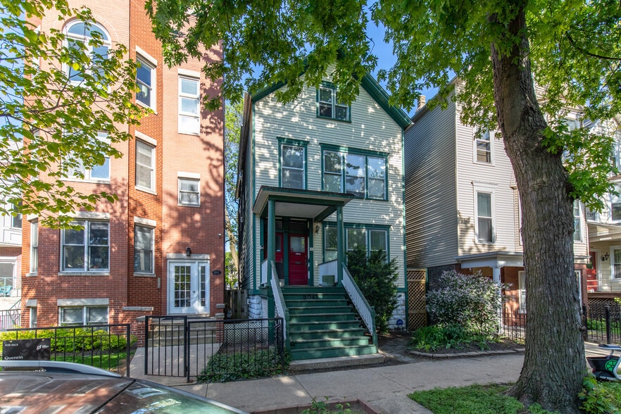 More Photos Of 3047 N Clifton Ave, Chicago Apartments For Sale