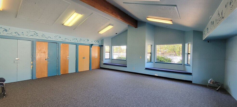 More Photos Of 210 Tacoma St, Grants Pass Rehabilitation Center For Sale