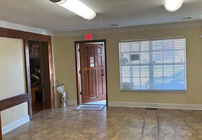 More Photos Of 115 E New Haven Ave, Melbourne Office For Sale