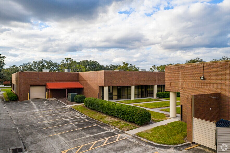 More Photos Of 9501 Princess Palm Ave, Tampa Unknown For Lease