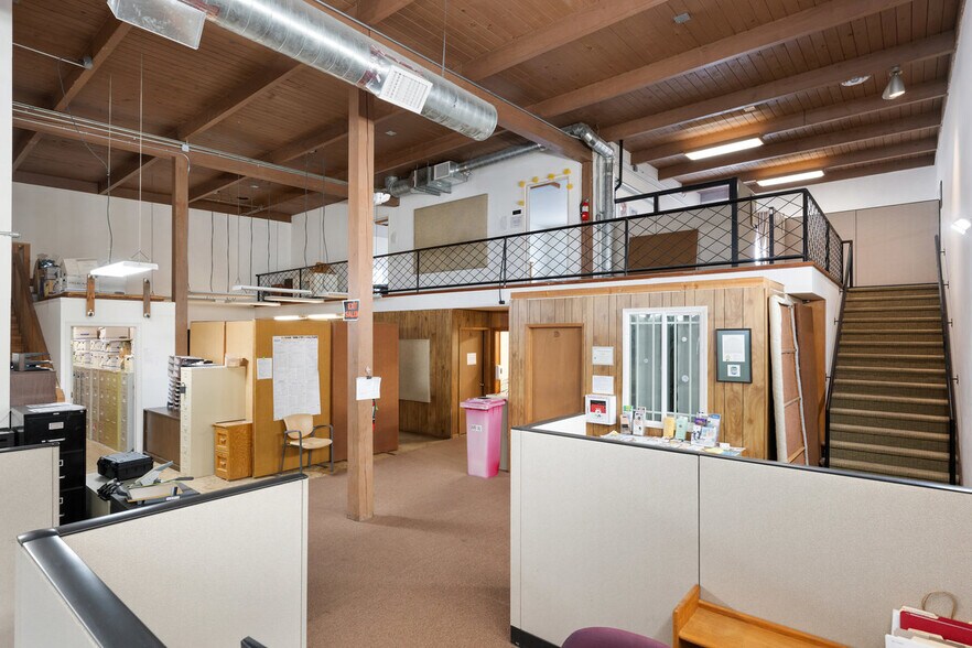 More Photos Of 482 Manor Plz, Pacifica Storefront For Sale