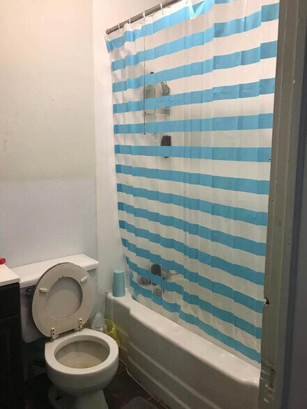 More Photos Of 415 Dewey St, Waycross Apartments For Sale