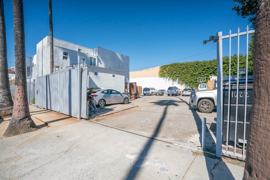 More Photos Of 1622 N Gower St, Los Angeles Loft Creative Space For Lease