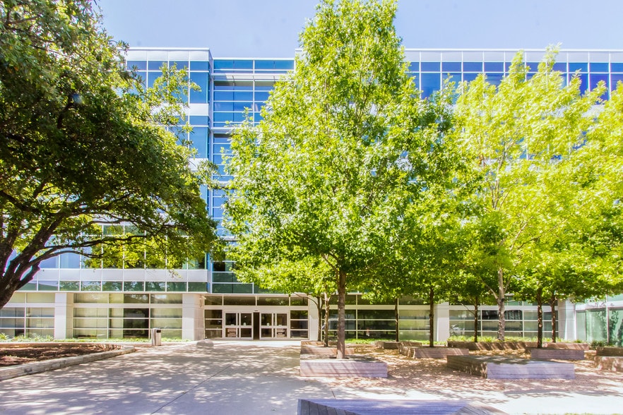 More Photos Of 2900 Esperanza Crossing, Austin Office For Lease