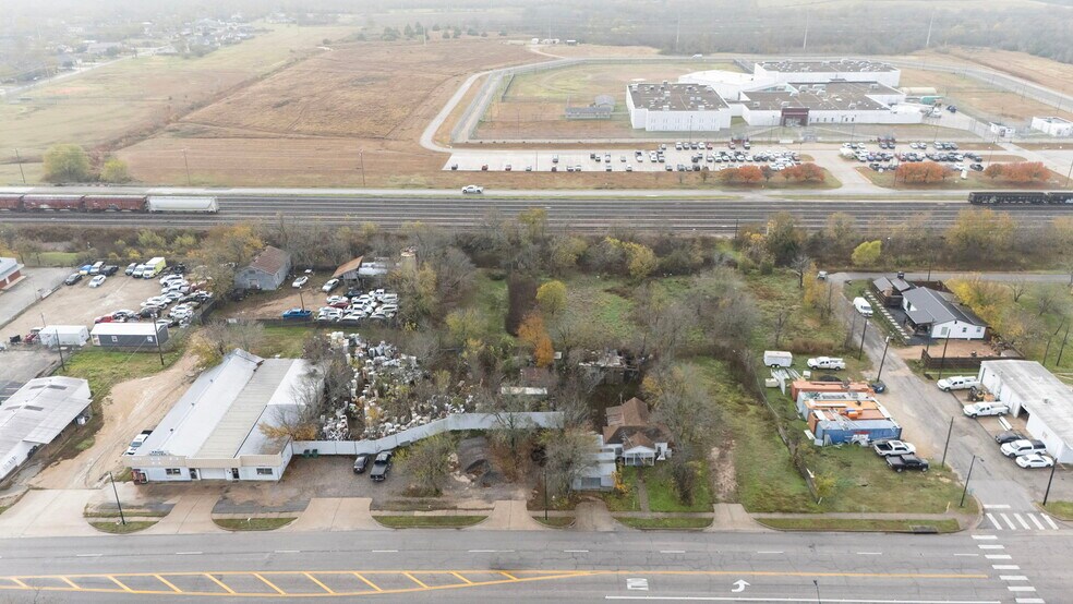 More Photos Of 921 W 2nd St, Taylor Land For Sale