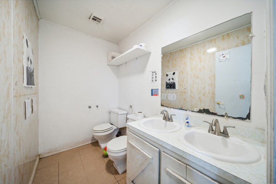 More Photos Of 235 Pine St, Oologah Daycare Center For Sale