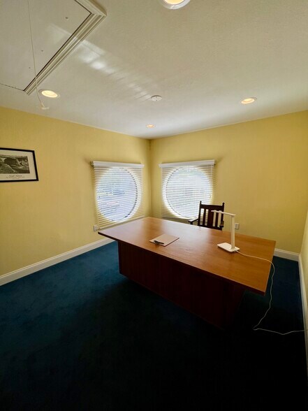 More Photos Of 10225 Ulmerton Rd, Largo Office For Lease