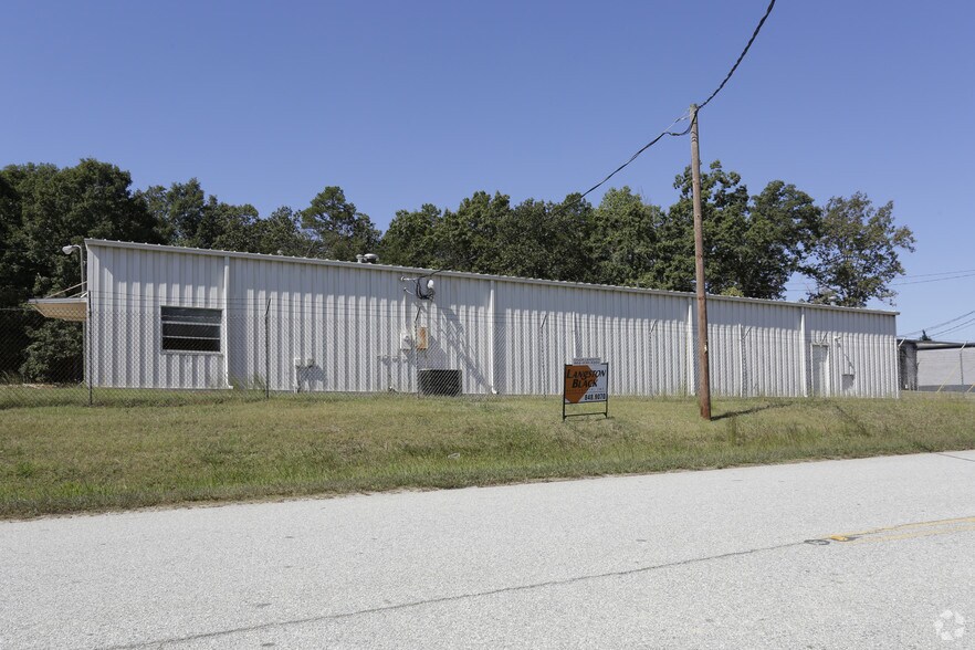 More Photos Of 1788 Poplar Drive Ext, Greer Warehouse For Lease