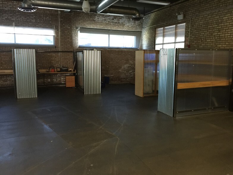 More Photos Of 401-403 W Saint Charles Rd, Lombard Office For Lease