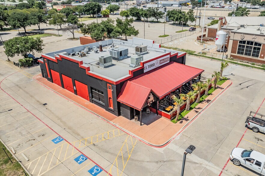 More Photos Of 10300 W Technology Blvd, Dallas Restaurant For Sale