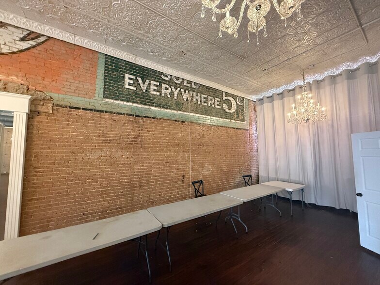 More Photos Of 207 E Virginia St, McKinney General Retail For Lease