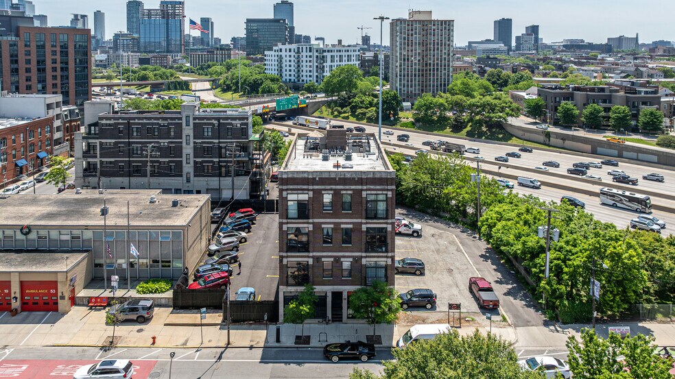 More Photos Of 1135 W Chicago Ave, Chicago Storefront Retail Residential For Lease