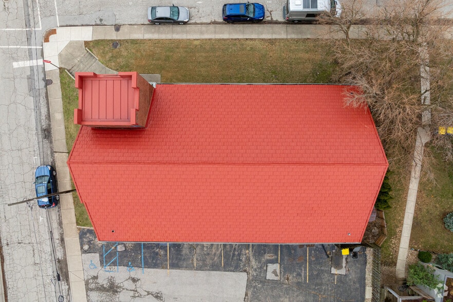 More Photos Of 1001 Hosbrook St, Indianapolis Religious Facility For Sale