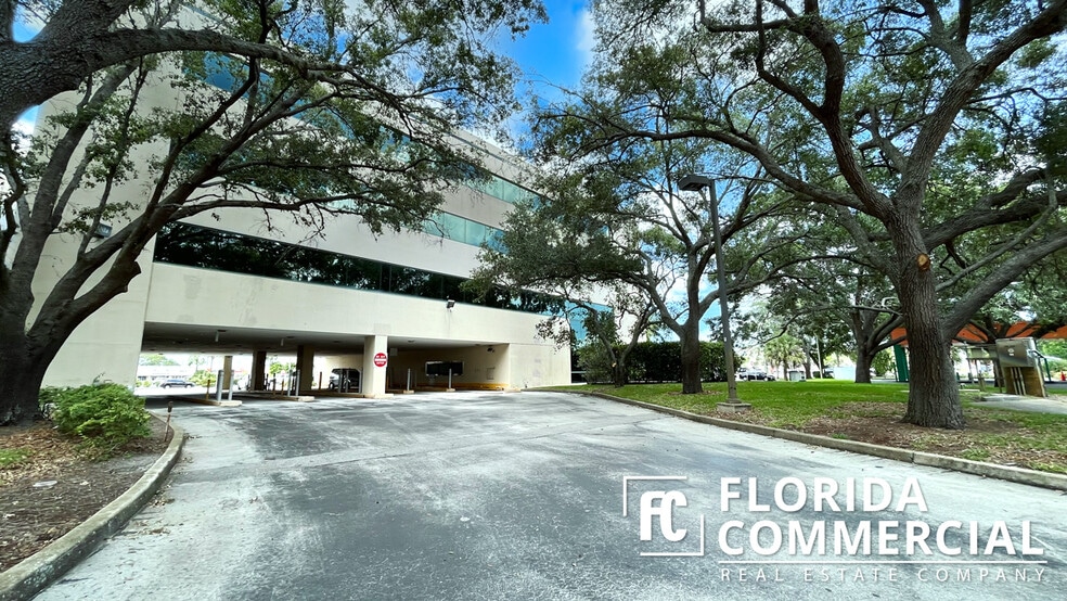 More Photos Of 900-904 E Prima Vista Blvd, Port Saint Lucie Office For Lease