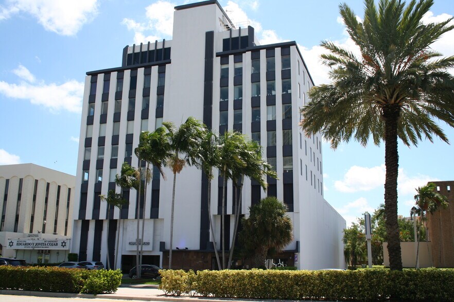 More Photos Of 1920 E Hallandale Beach Blvd, Hallandale Beach Medical For Lease