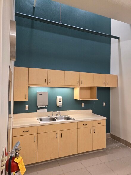 More Photos Of 1350 Jackie Rd SE, Rio Rancho Medical For Sale