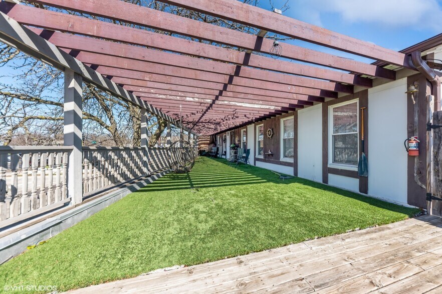 More Photos Of 3 S Old Rand Rd, Lake Zurich Storefront Retail Residential For Sale