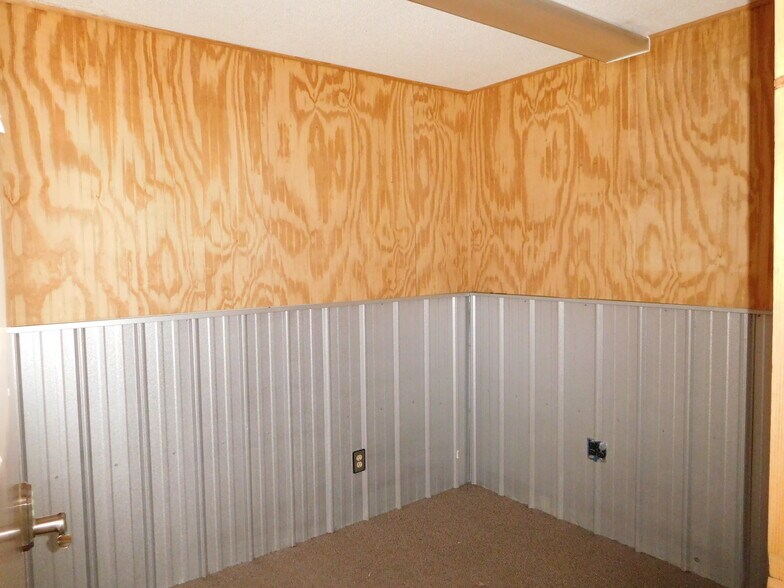 More Photos Of 4100 Morgantown Industrial Park, Morgantown Warehouse For Sale