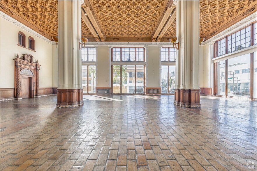 More Photos Of 1000 Van Ness Ave, San Francisco Apartments For Lease