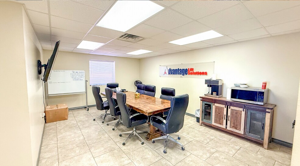 More Photos Of 1409 E County Road 120, Midland Warehouse For Lease