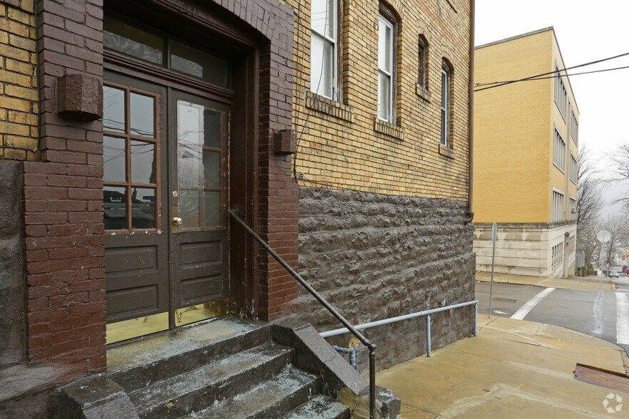 More Photos Of 200 E Elizabeth St, Pittsburgh Apartments For Sale