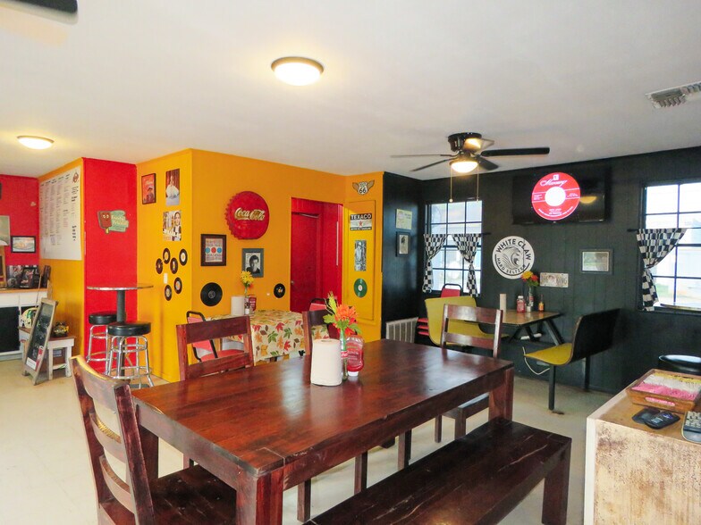 More Photos Of 809 Wood Ave, Woodsboro Restaurant For Sale
