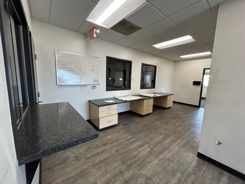 More Photos Of 3841 Merchant St, Madison Truck Terminal For Sale