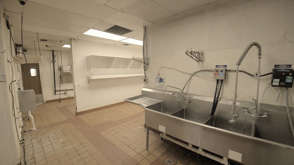 More Photos Of 2032 Montreal Rd, Tucker Fast Food For Sale