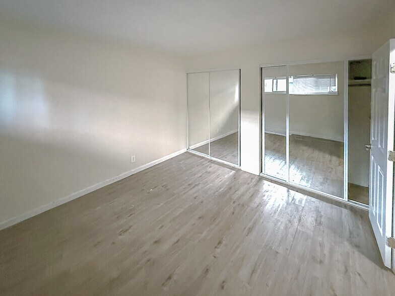 More Photos Of 25039 Cypress Ave, Hayward Apartments For Sale